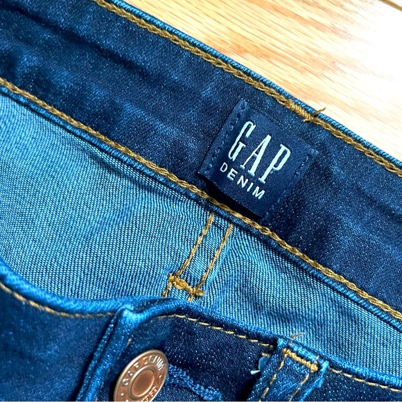 4/$20 SALE - Gap Denim Jeans - Picture 3 of 6
